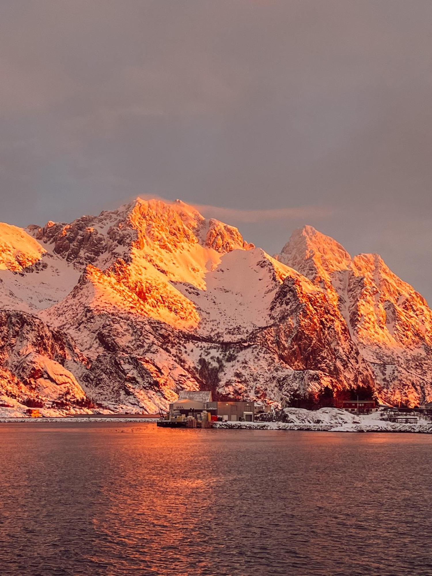 Finnholmen Brygge Henningsvaer Exterior foto